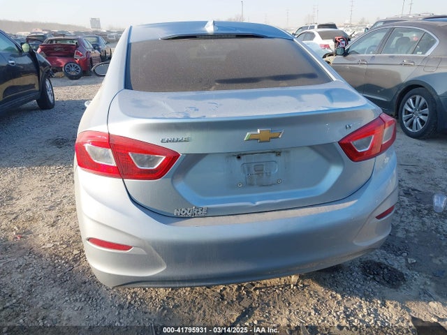 1G1BE5SM4H7137171 Chevrolet Cruze Lt Auto