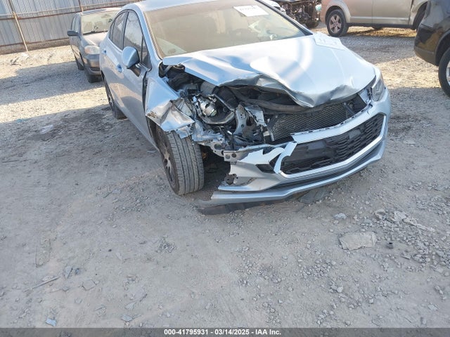 1G1BE5SM4H7137171 Chevrolet Cruze Lt Auto
