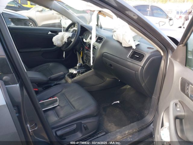 3VWD17AJ0EM360921 Volkswagen Jetta 1.8t Se