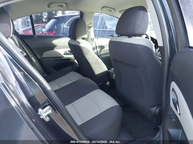 1G1PA5SH7E7348803 Chevrolet Cruze Ls Auto