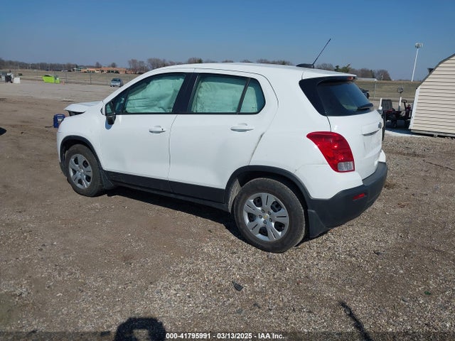 KL7CJKSB7FB069640 Chevrolet Trax 1ls