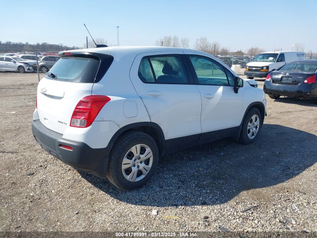 KL7CJKSB7FB069640 Chevrolet Trax 1ls