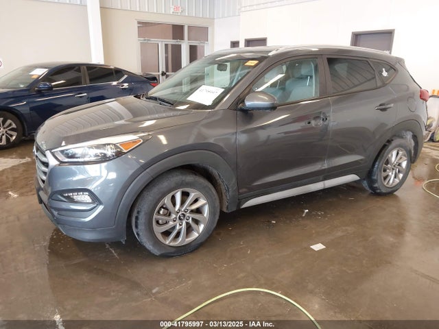 KM8J3CA40JU670572 Hyundai TUCSON SEL