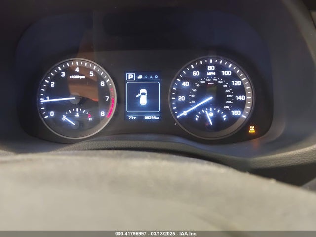 KM8J3CA40JU670572 Hyundai TUCSON SEL