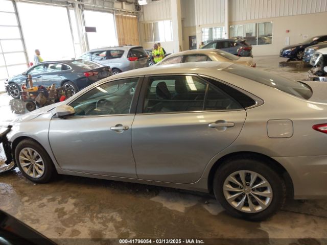 4T1BF1FK1HU696230 Toyota CAMRY LE