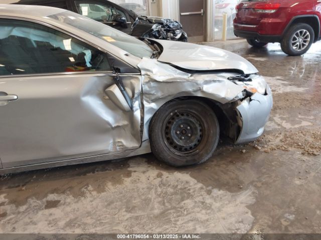 4T1BF1FK1HU696230 Toyota CAMRY LE