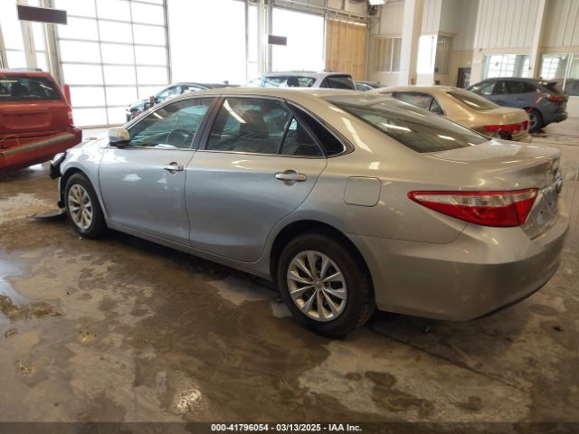 4T1BF1FK1HU696230 Toyota CAMRY LE