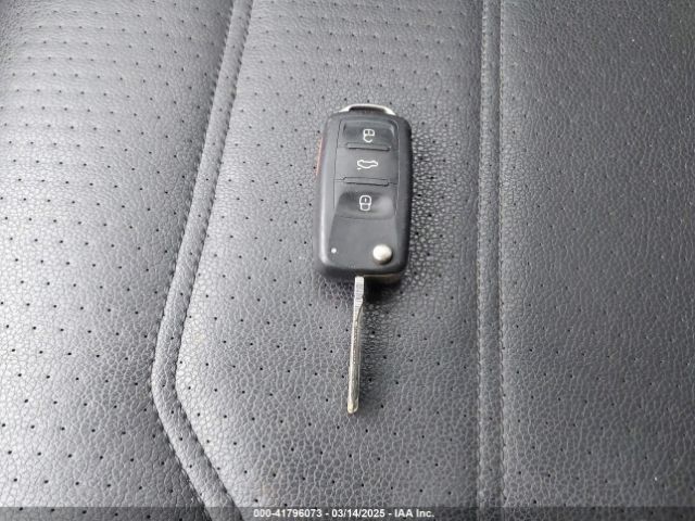1VWBT7A34GC011316 Volkswagen Passat 1.8t Se