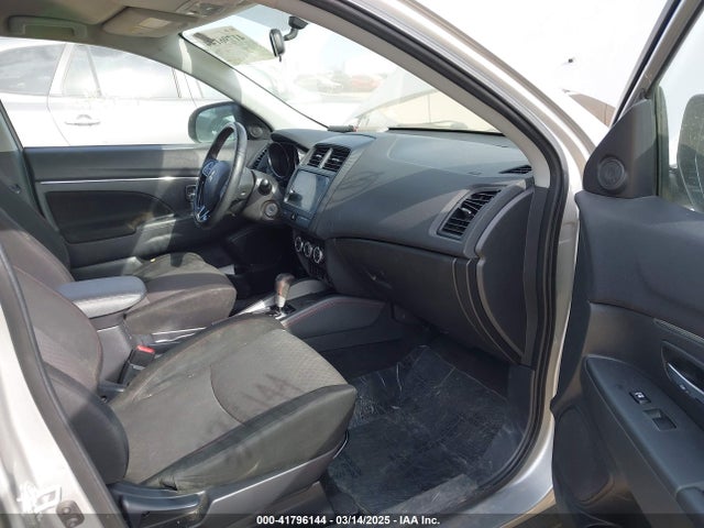 JA4AP3AU3KU025497 Mitsubishi Outlander Sport 2.0 Le