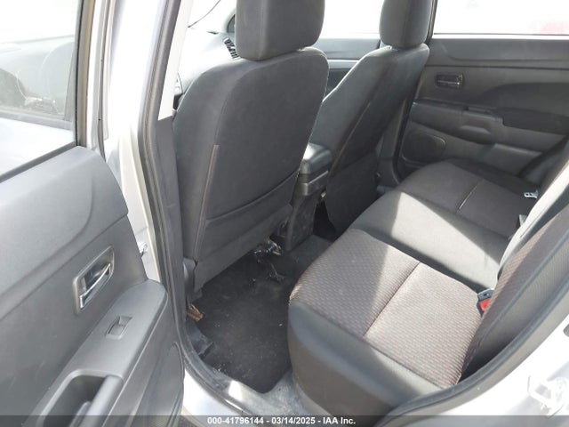 JA4AP3AU3KU025497 Mitsubishi Outlander Sport 2.0 Le