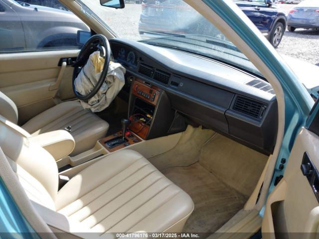 1991 MERCEDES-BENZ 190 WDBDA29D0MF832696 Photo 4