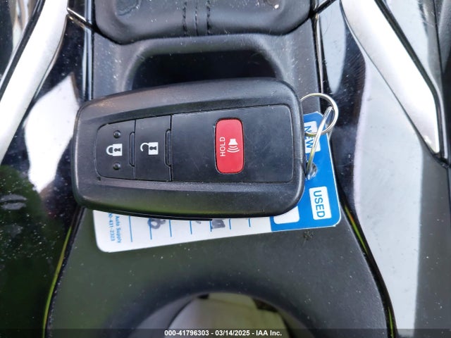 JTND4MBE9M3114388 Toyota COROLLA SE
