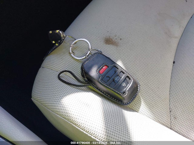 7MUCAABG7NV013235 Toyota Corolla Cross Le