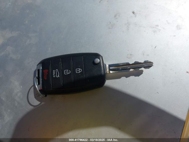 3KPFK4A77JE184028 KIA FORTE LX