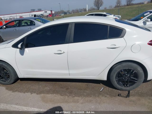 3KPFK4A77JE184028 KIA FORTE LX