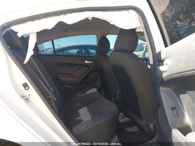 3KPFK4A77JE184028 KIA FORTE LX