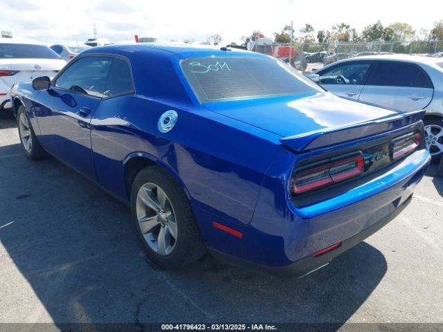 2C3CDZAG5MH590638 Dodge Challenger Sxt