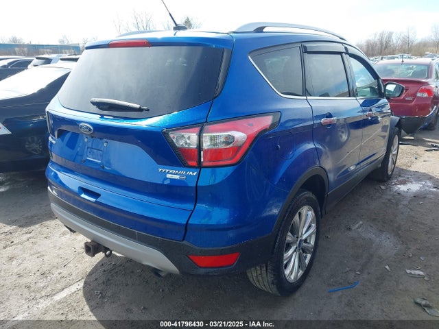 1FMCU9J9XHUC33791 Ford Escape Titanium