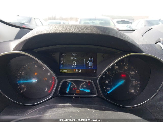 1FMCU9J9XHUC33791 Ford Escape Titanium