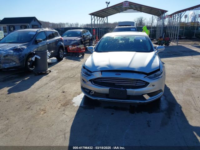 3FA6P0LU1JR272522 Ford Fusion Hybrid Se