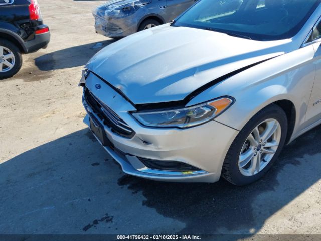 3FA6P0LU1JR272522 Ford Fusion Hybrid Se