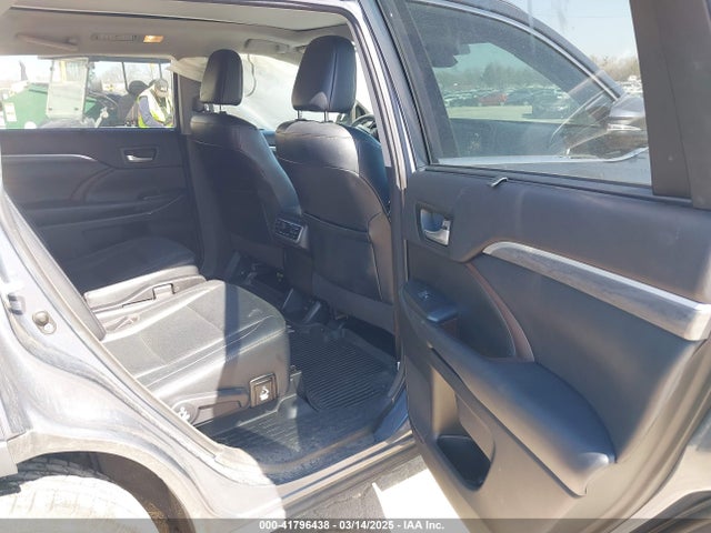 5TDDZRFH1JS828615 Toyota Highlander Limited Platinum