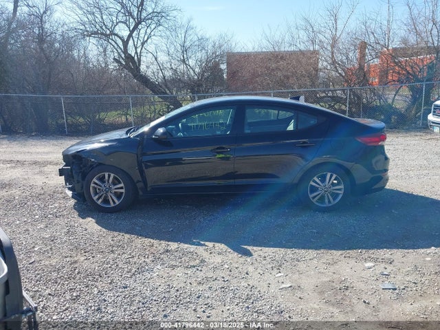 5NPD84LFXHH006517 Hyundai ELANTRA SE