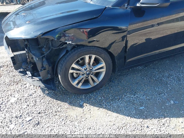 5NPD84LFXHH006517 Hyundai ELANTRA SE