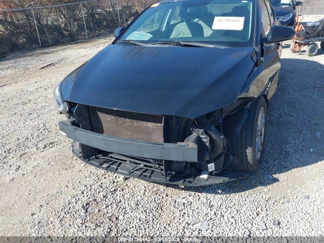 5NPD84LFXHH006517 Hyundai ELANTRA SE