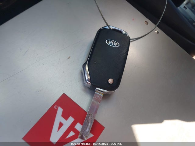 3KPF24AD9ME337664 KIA Forte Lxs