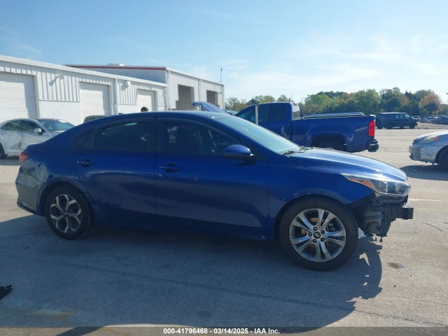 3KPF24AD9ME337664 KIA Forte Lxs