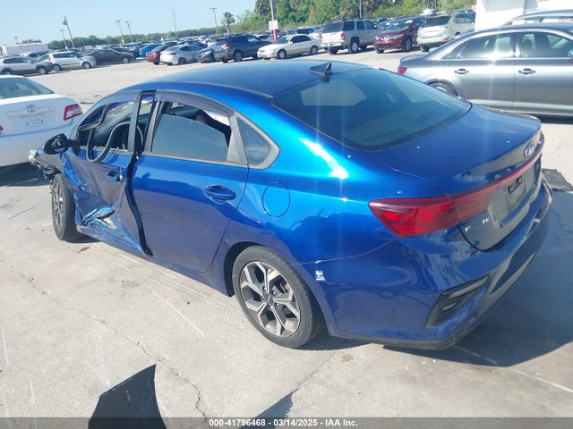 3KPF24AD9ME337664 KIA Forte Lxs