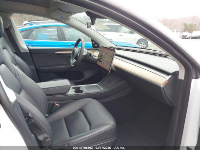 2023 TESLA MODEL Y 7SAYGDEE4PF621640 Photo 4