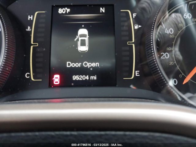 1C4PJLCB8FW506398 Jeep Cherokee Latitude