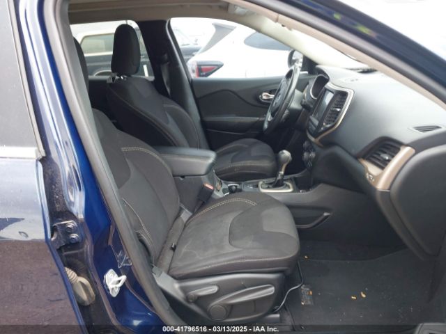 1C4PJLCB8FW506398 Jeep Cherokee Latitude