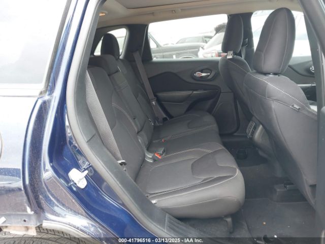 1C4PJLCB8FW506398 Jeep Cherokee Latitude