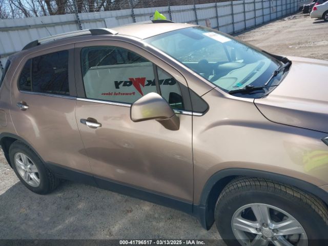 3GNCJLSB8JL207404 Chevrolet Trax Lt
