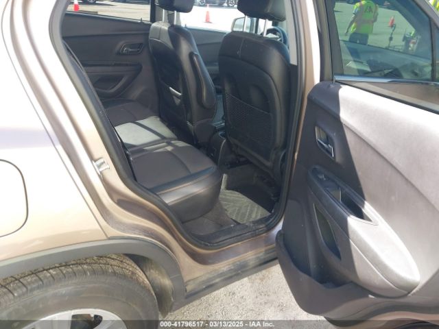 3GNCJLSB8JL207404 Chevrolet Trax Lt