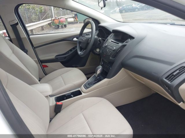 1FADP3K22HL248182 Ford FOCUS SE