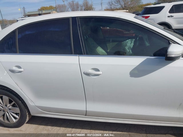 3VWD07AJ2FM413901 Volkswagen Jetta 1.8t Se
