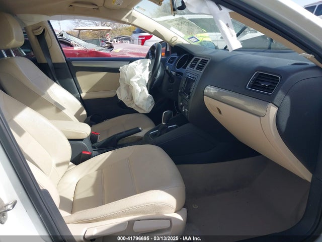 3VWD07AJ2FM413901 Volkswagen Jetta 1.8t Se