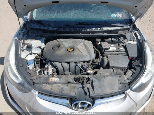 5NPDH4AE3FH547495 Hyundai ELANTRA SE