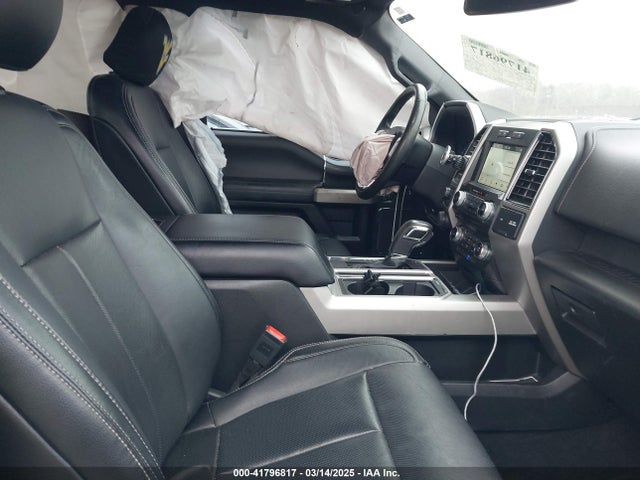 1FTFW1EG6JFC17281 Ford F-150 Lariat