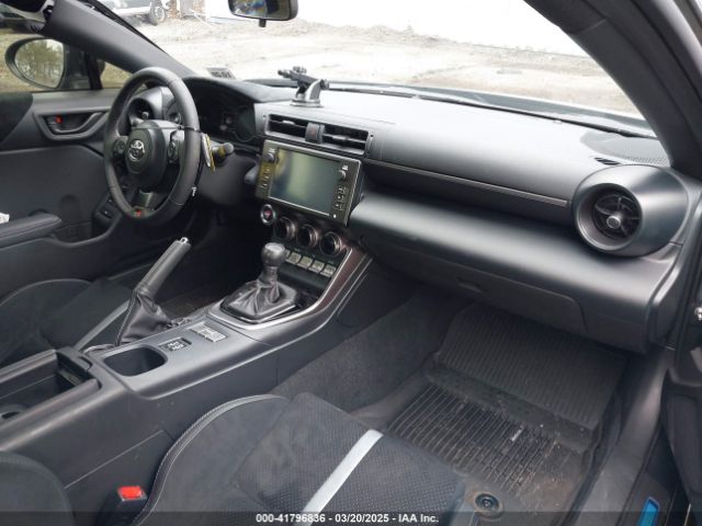 2024 TOYOTA GR86 JF1ZNBE18R8756993 Photo 4