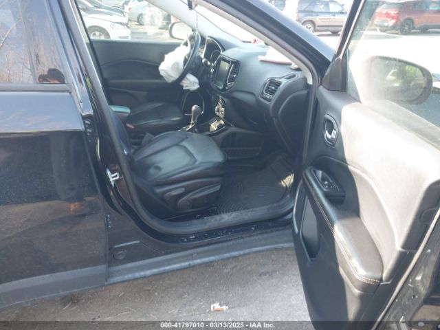 3C4NJCCBXJT140580 Jeep Compass Limited Fwd