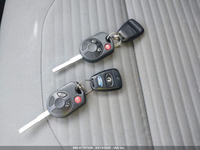 1FMCU0GD7HUC73527 Ford ESCAPE SE