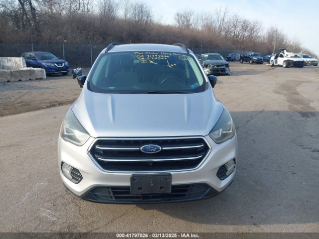 1FMCU0GD7HUC73527 Ford ESCAPE SE