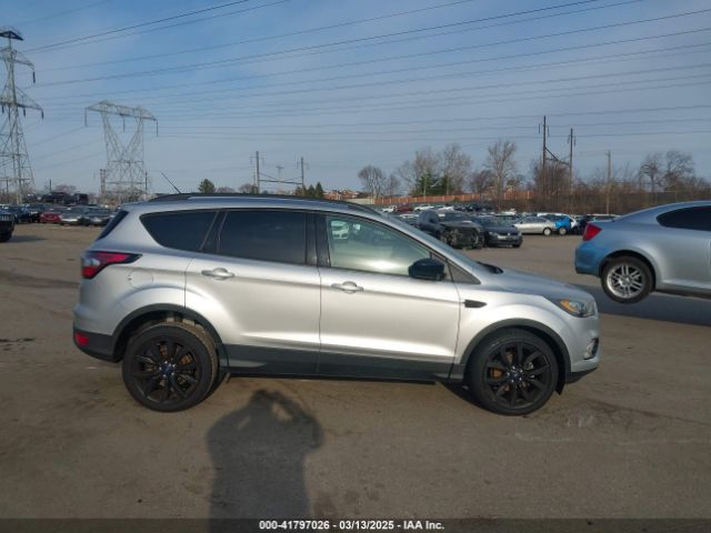 1FMCU0GD7HUC73527 Ford ESCAPE SE