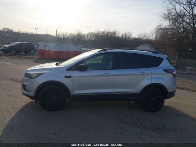 1FMCU0GD7HUC73527 Ford ESCAPE SE