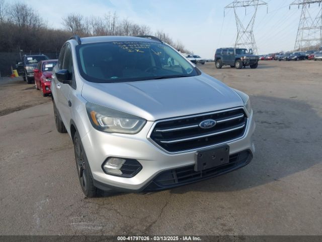 1FMCU0GD7HUC73527 Ford ESCAPE SE
